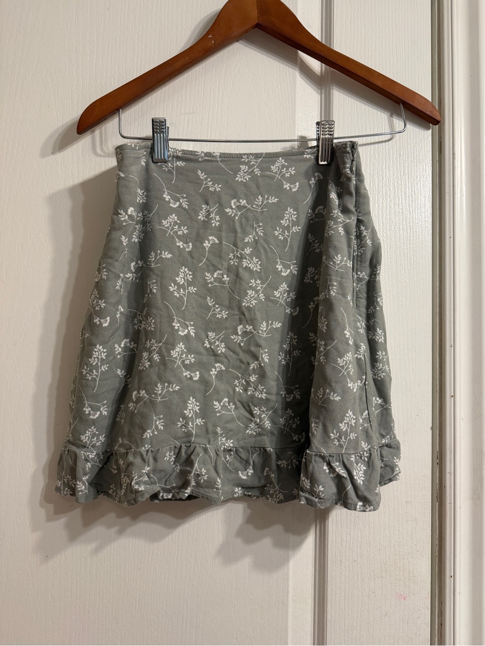 Abercrombie & Fitch Sage Green Floral Ruffle Skirt